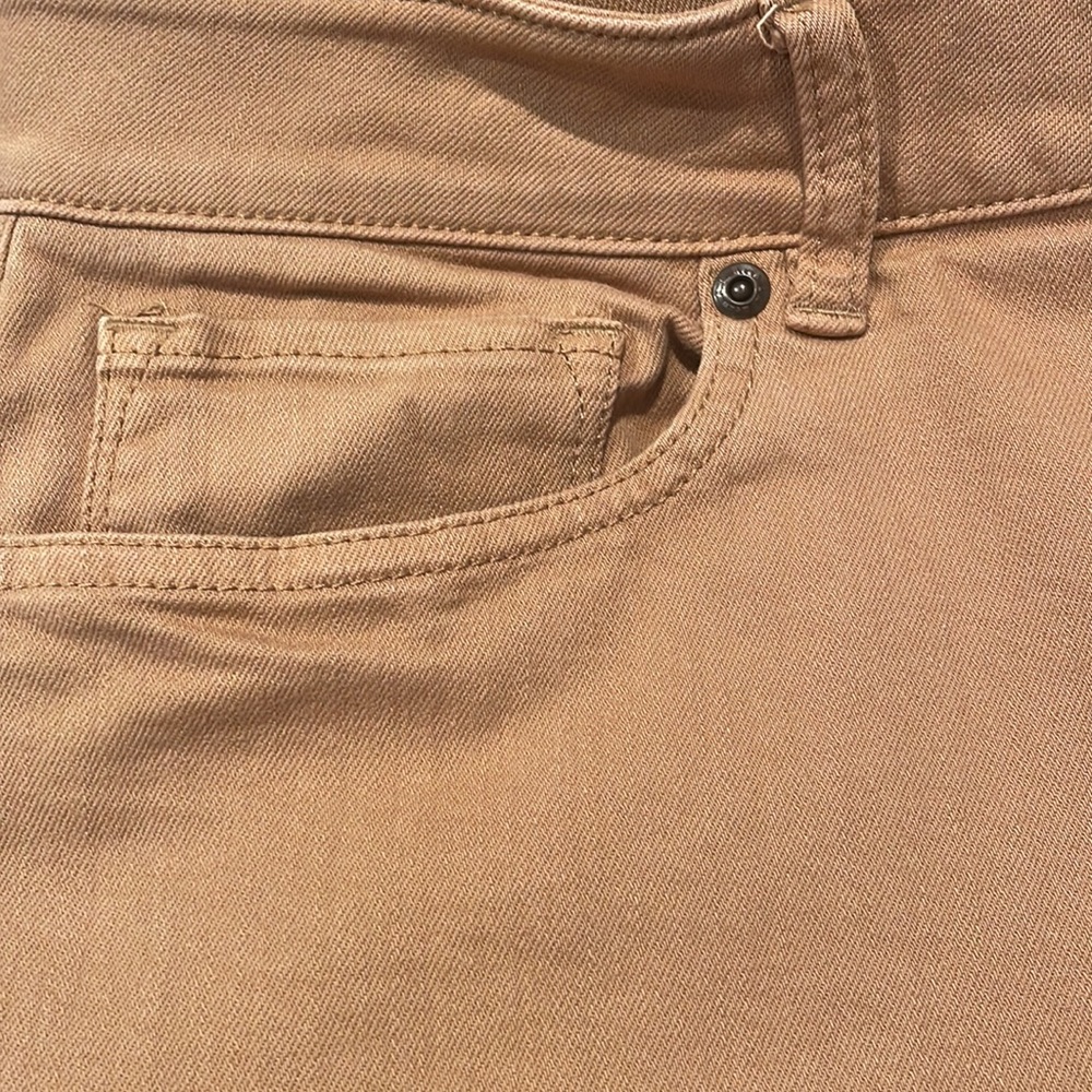 LL Bean women’s Classic straight fit pants. Size 10. - Picture 8 of 8